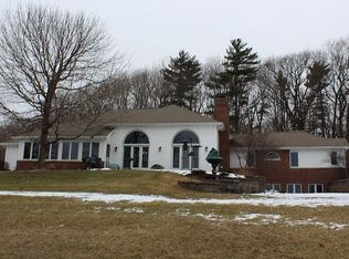 N4655 Quintessence Ct, New London, WI 54961