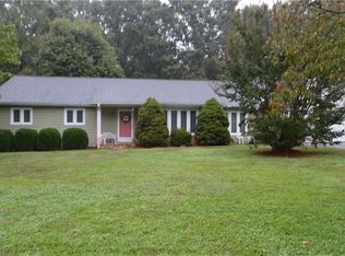 370 Old Hollow Rd, Pilot Mtn, NC 27041