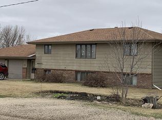 301 3rd Ave SW, Medina, ND 58467