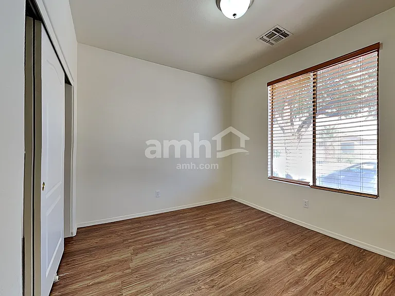 12363 W Jackson St — Photo 20