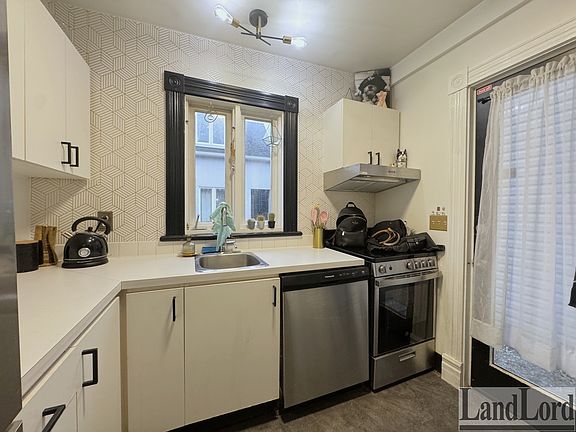 2nd image of 73 Northcote Ave Unit 3