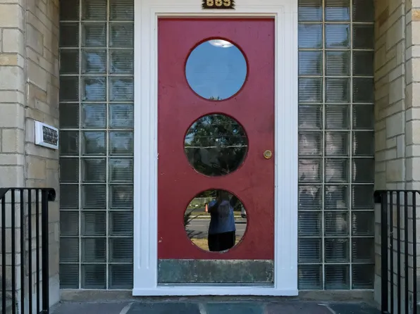 665 Columbia Turnpike