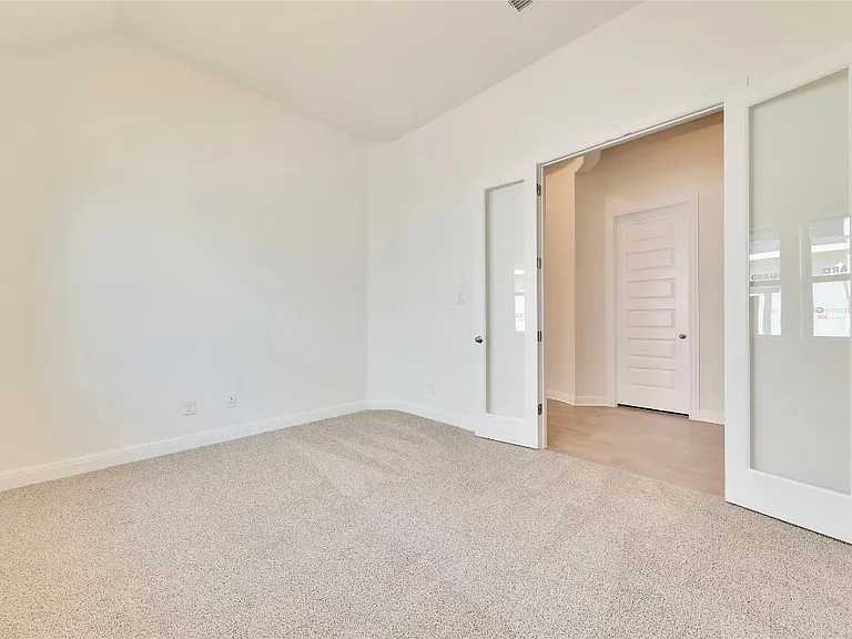 2920 Youngwood St — Photo 15