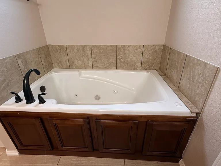 608 Ridge Point Dr — Photo 13