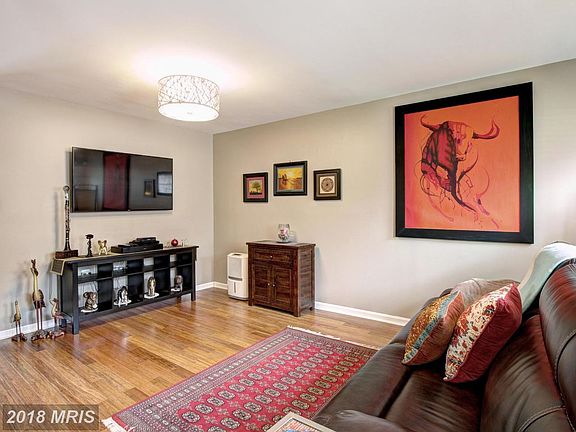 3rd image of 5453 New London Park Dr