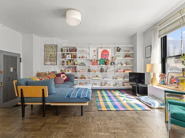 210 Clinton Ave APT 1B, Brooklyn, NY 11205