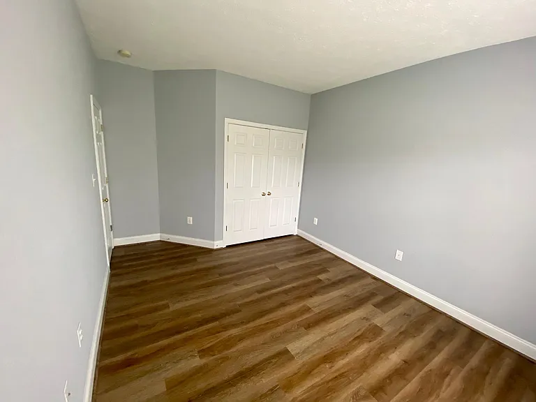 108 Travis Ct — Photo 15