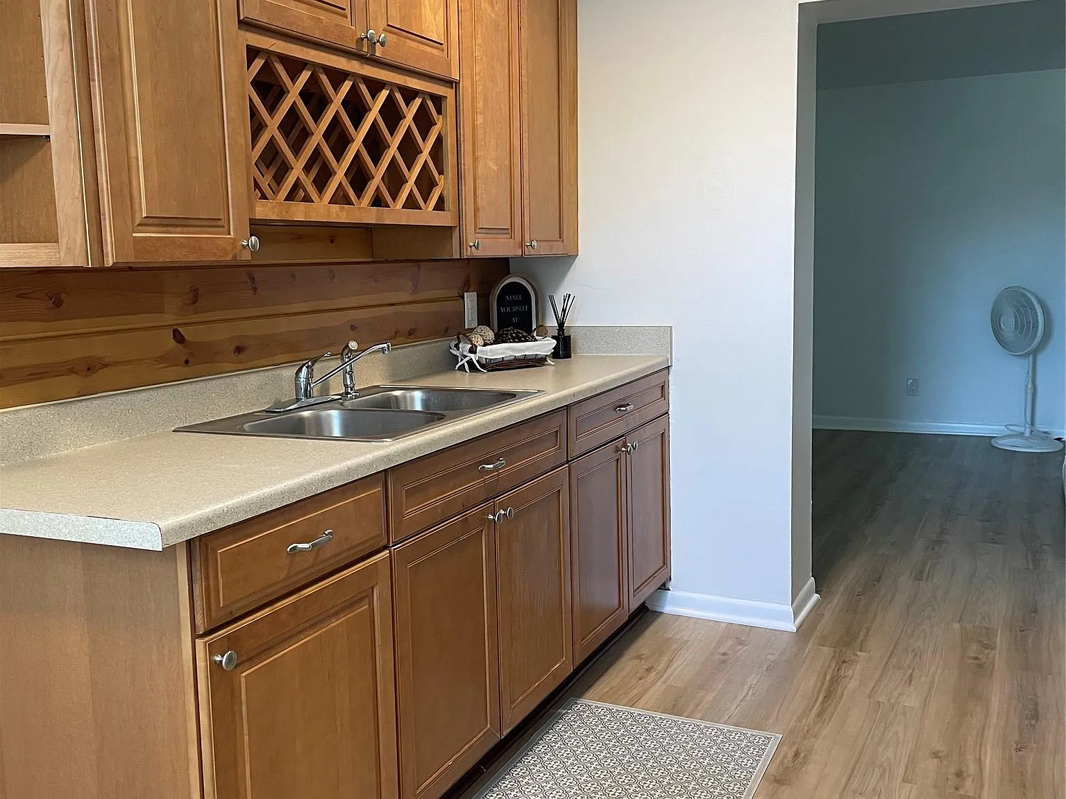 2 bed, 1.0 bath, 700 sqft, $1,395 — Photo 2