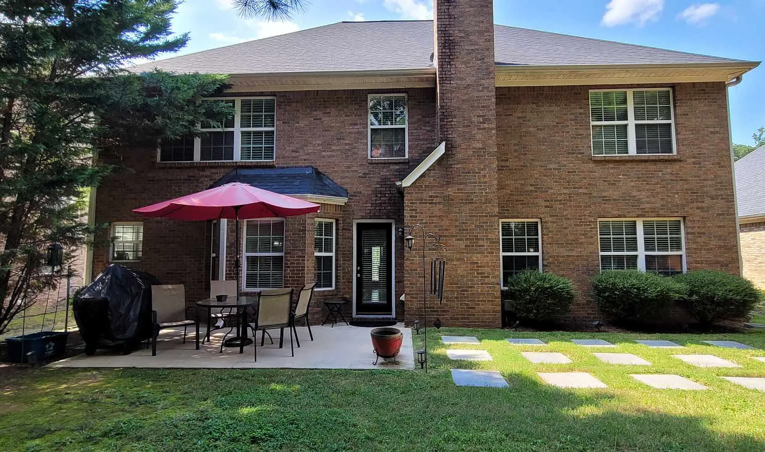 5 bed, 3035 sqft, $3,100 — Photo 2