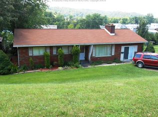 254 Cedar Lakes Dr, Ripley, WV 25271