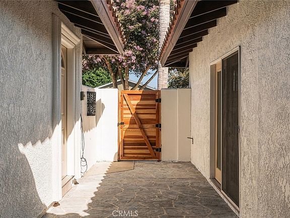 4th image of 18001 Gulf Ln