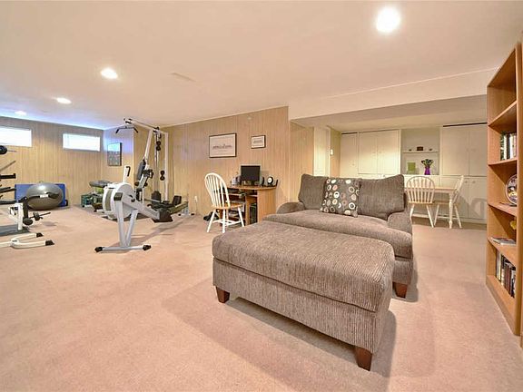 5th image of 2273 Westglen Park Dr