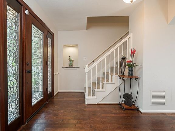 4th image of 10226 Meadow Lake Ln
