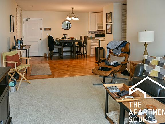 3rd image of 607 W Wrightwood Ave APT 809
