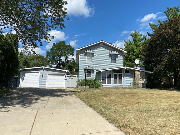 2nd image of 111 Sharon Ln