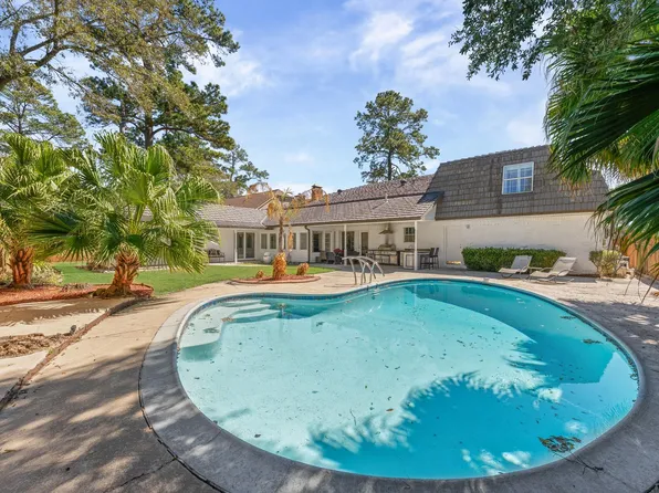 6015 Pebble Beach Dr, Houston, TX 77069