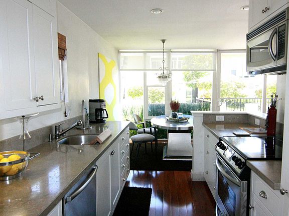 Gorgeous kitchen and dining room
