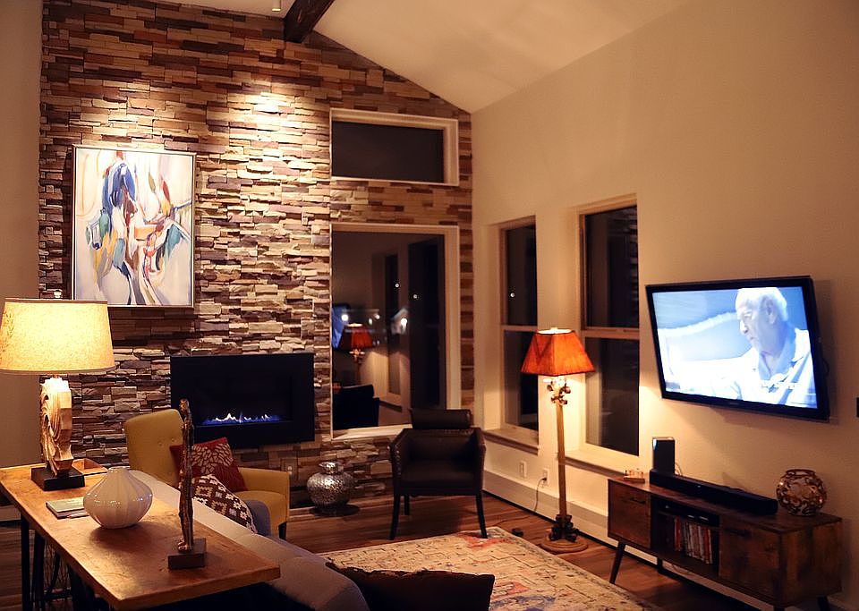 Great Room , tall ceilings 