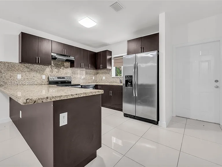 1029 SW 11th Ave #0 — Photo 9