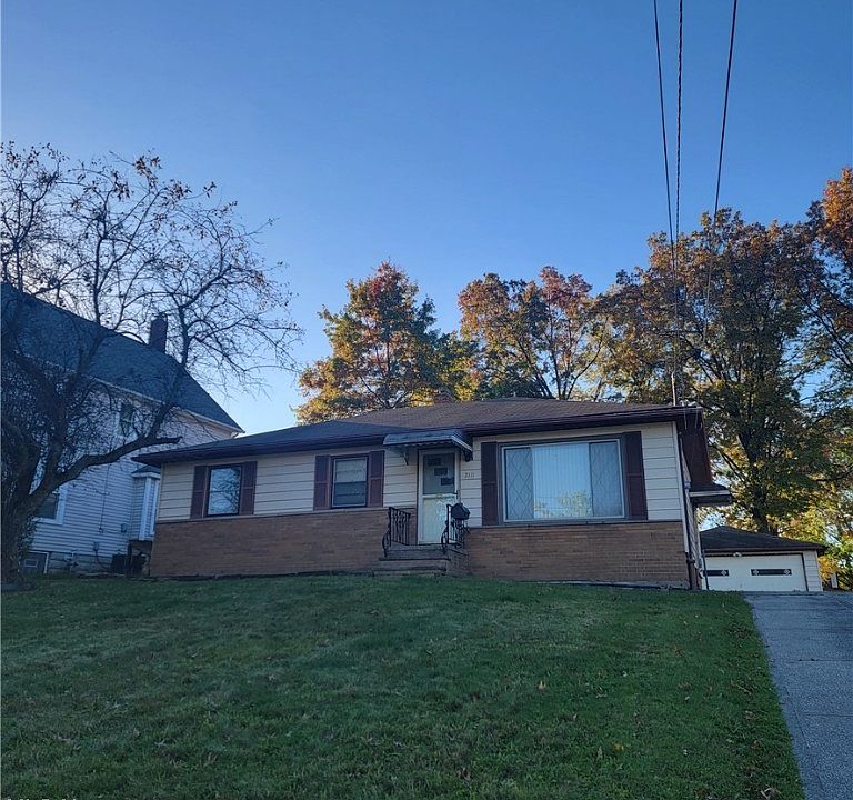 1st image of 2111 Grantwood Dr