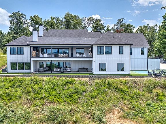 3rd image of 8837 Castleberry Way