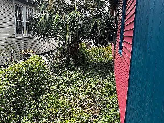 3rd image of 4213-15 Dhemecourt St