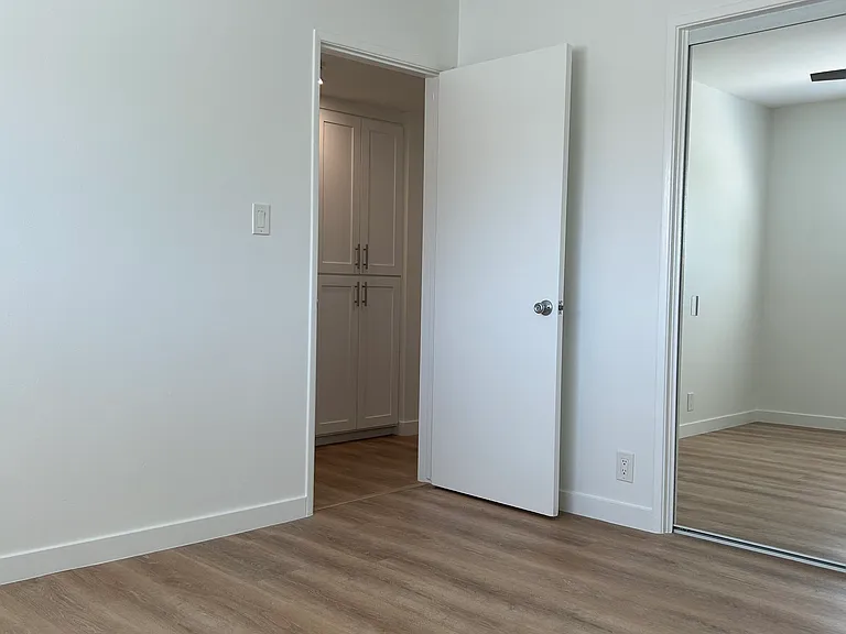 Bedroom 2 Large mirrored closet