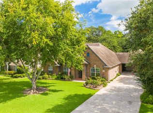 8035 Miller Dr, Hitchcock, TX 77563