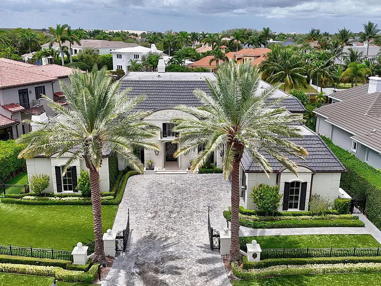 377 E Coconut Palm Rd — Photo 63
