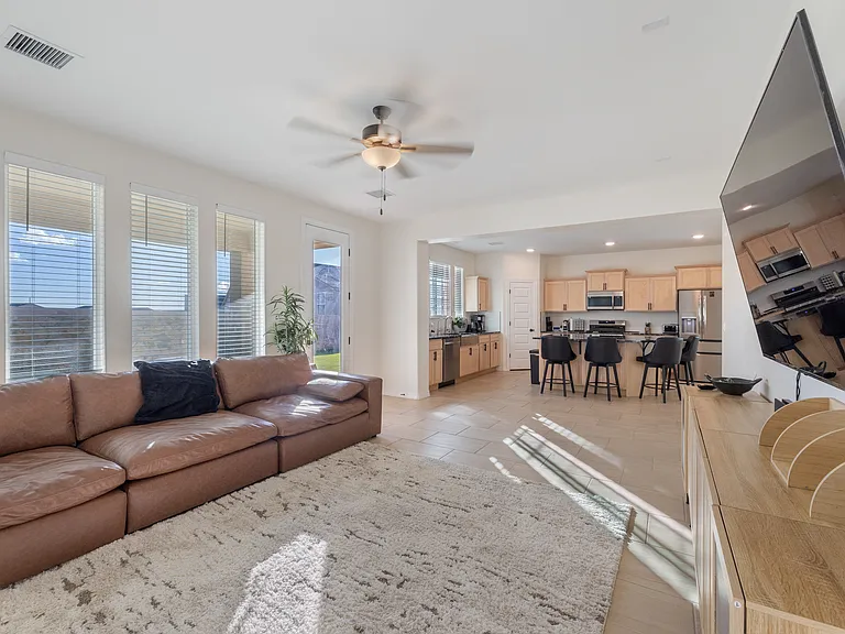 12804 De La Rosa Ave — Photo 18