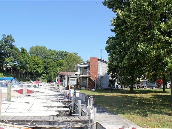 5th image of 12 N Bailey Ave