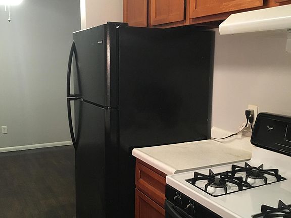 3rd image of 5904 50th Ave APT 11