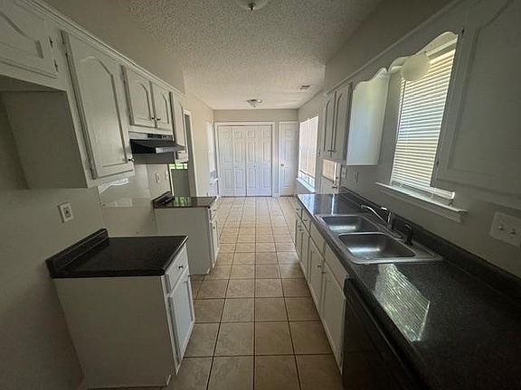 5th image of 4575 Columbia Woods Ln
