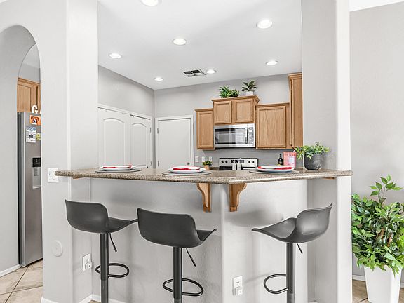 5th image of 2565 S SIGNAL BUTTE Road #52