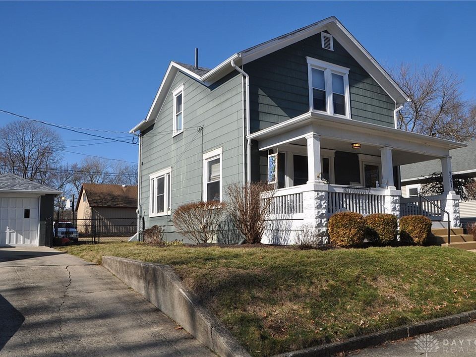 1st image of 221 N 4th St