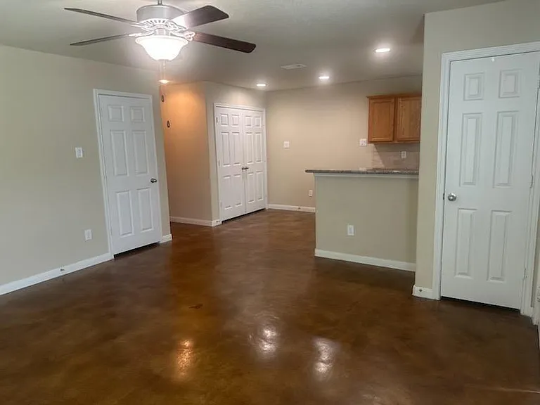 16920 W Juneau St — Photo 3