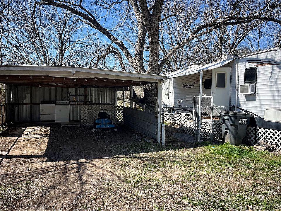 1st image of 408 S Rusk St