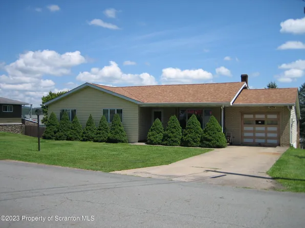 332 Susquehanna St, Forest City, PA 18421