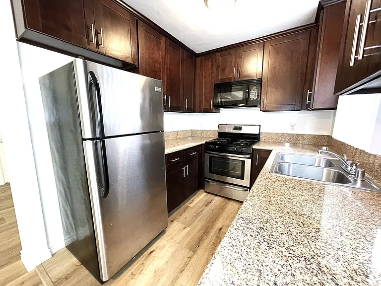3565 Sepulveda — Photo 5