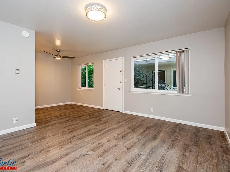 283 E Reed St — Photo 3