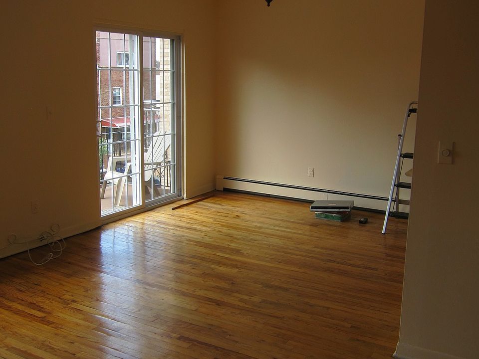 1st image of 3043 38th St #1