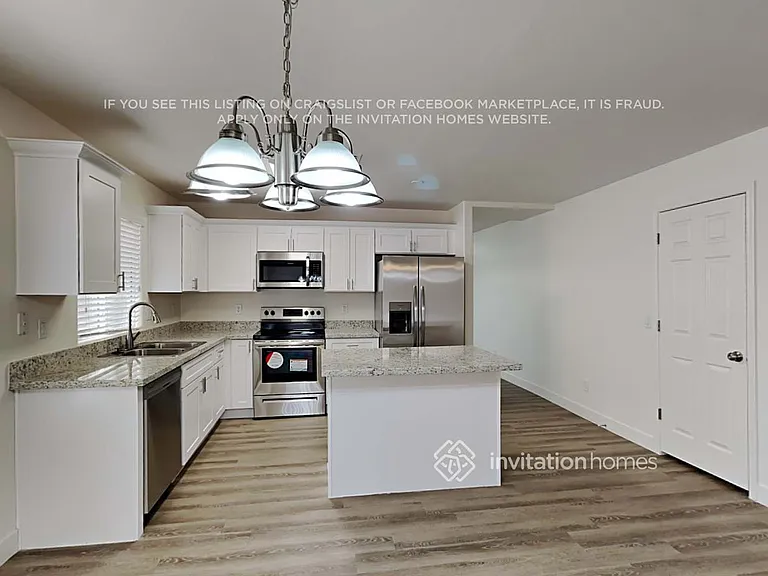 13737 W Solano Dr — Photo 8