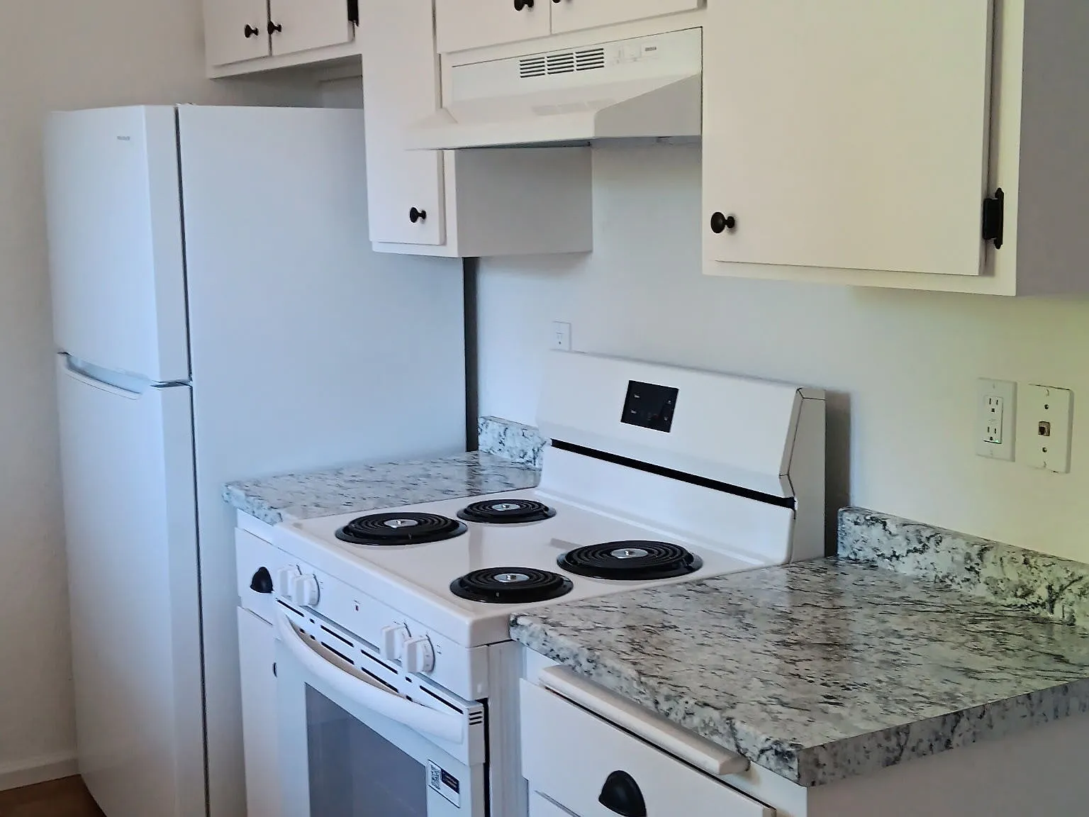 325 Collier Way - 1 — Photo 3
