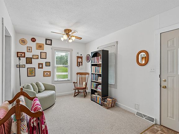 4th image of 796 E Aurora Ave