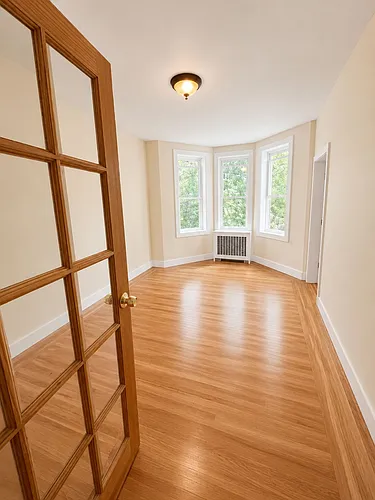 6137 Gates Ave #2B Photo 1