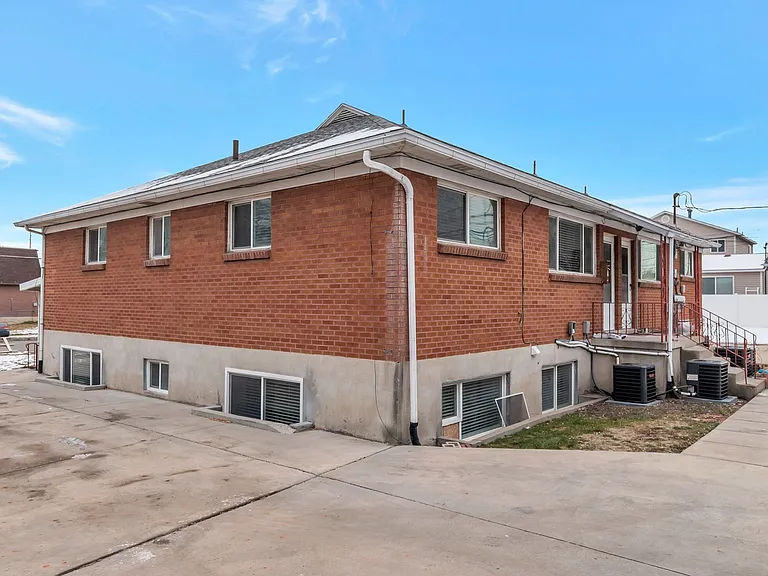 2638-2642 S 800 E — Photo 15