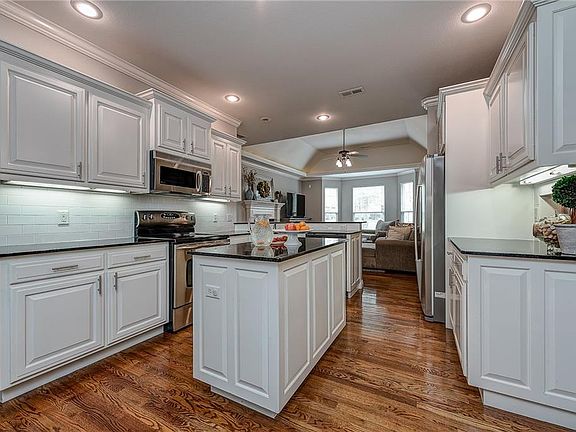 2nd image of 5712 S Chanberry Ln