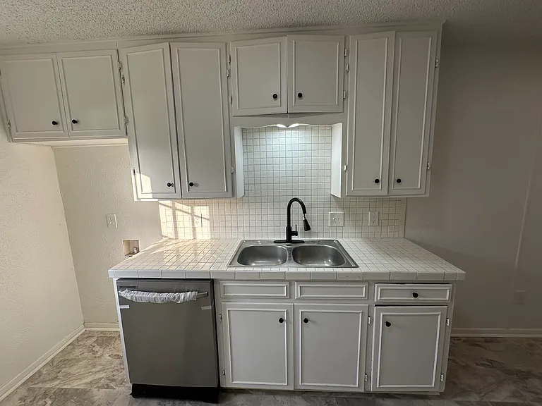 1805 Marquita St #B — Photo 3