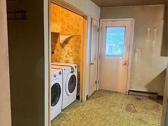 3rd image of 535 E 5th St