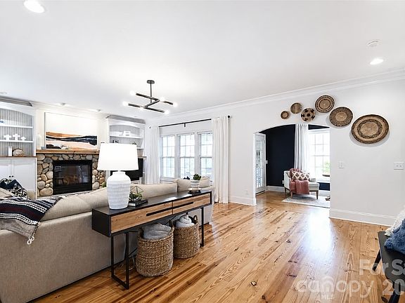 5th image of 4484 Ranchway Dr SW
